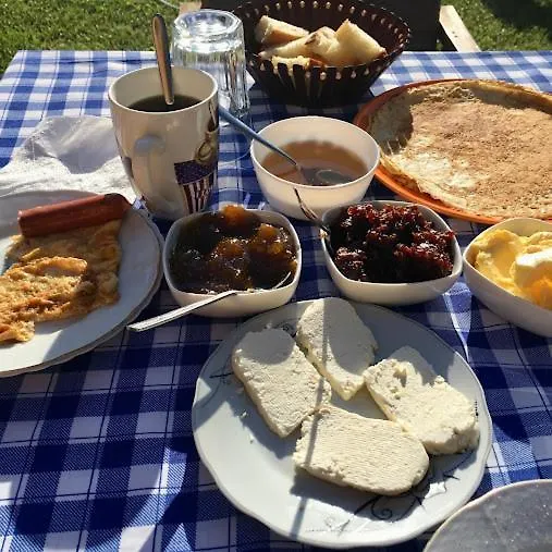 Guesthouse Mehmeti Βαλμπόνα 0*,