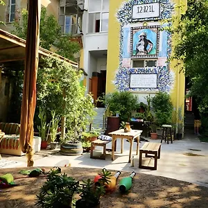 tirana-backpacker-hostel.hotels-in-tirana.com/
